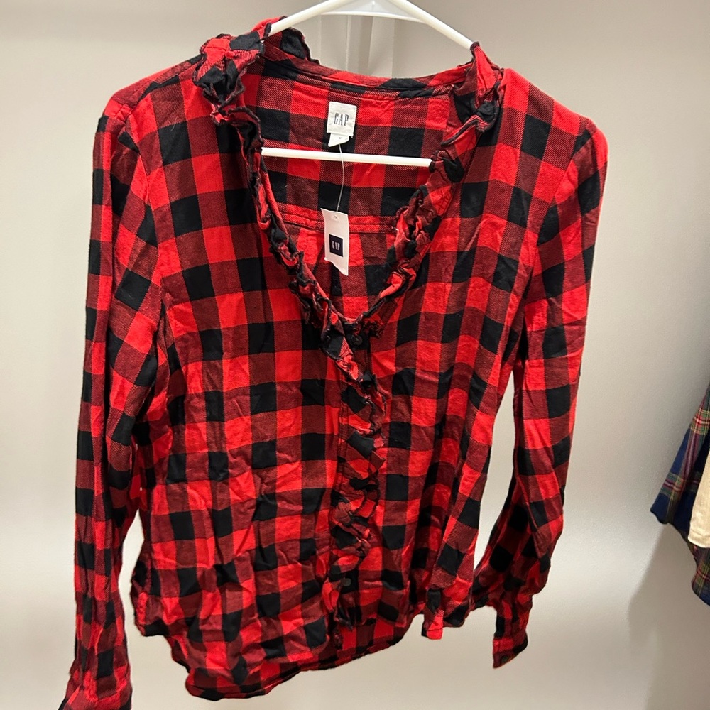 Gap, red and white buffalo plaid top slightly ruffle down the front size medium